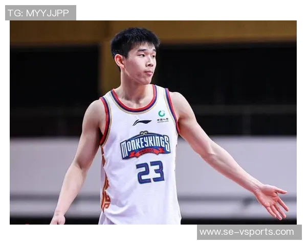 CBA关怀行动走进校园，篮球新星林葳重返母校