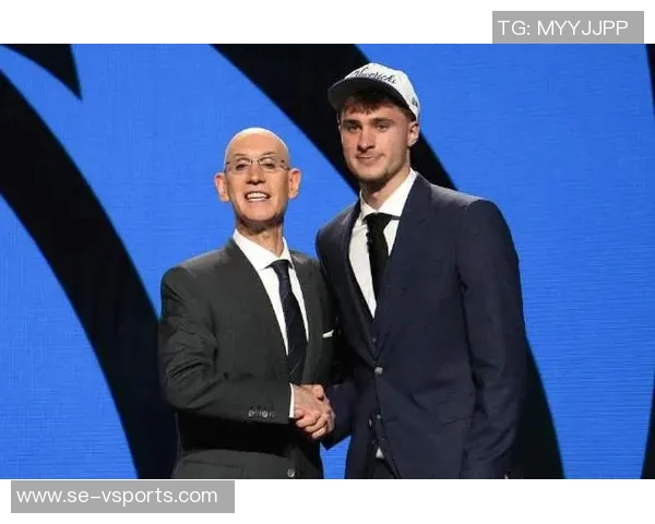 官宣:独行侠正式与新科状元库珀-弗拉格完成签约 官宣:独行侠正式与新科状元库珀-弗拉格完成签约